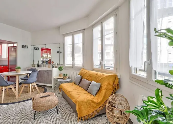 L29 Lenval Beach At 1Min Walk To Sea Front Ac Balcony