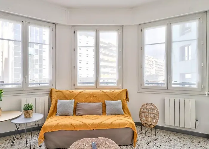 L29 Lenval Beach At 1Min Walk To Sea Front Ac Balcony